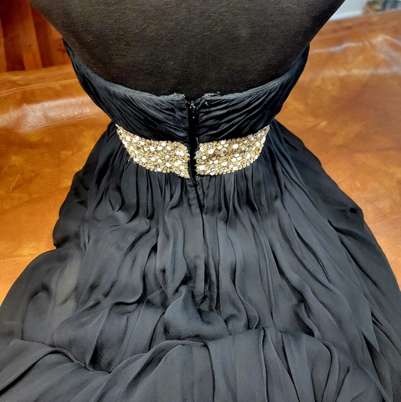 Vintage halter gown cream and black crepe hand beaded bust panel - Picture 3 of 6